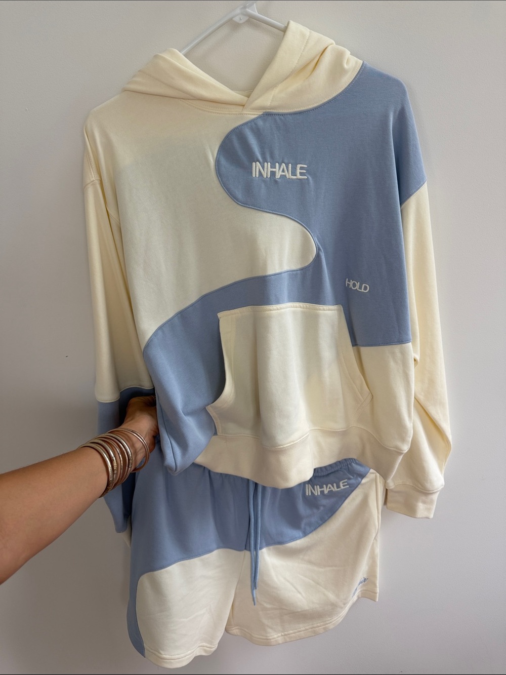 Cream & Light Blue 'Inhale' Colorblock Crewneck Hoodie